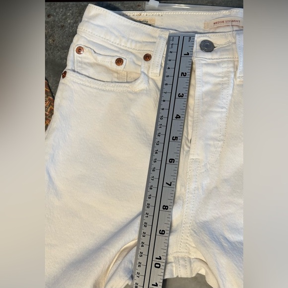 Levi Strauss and Company, wedgy, straight cropped ankle size 25 jeans - Picture 9 of 10